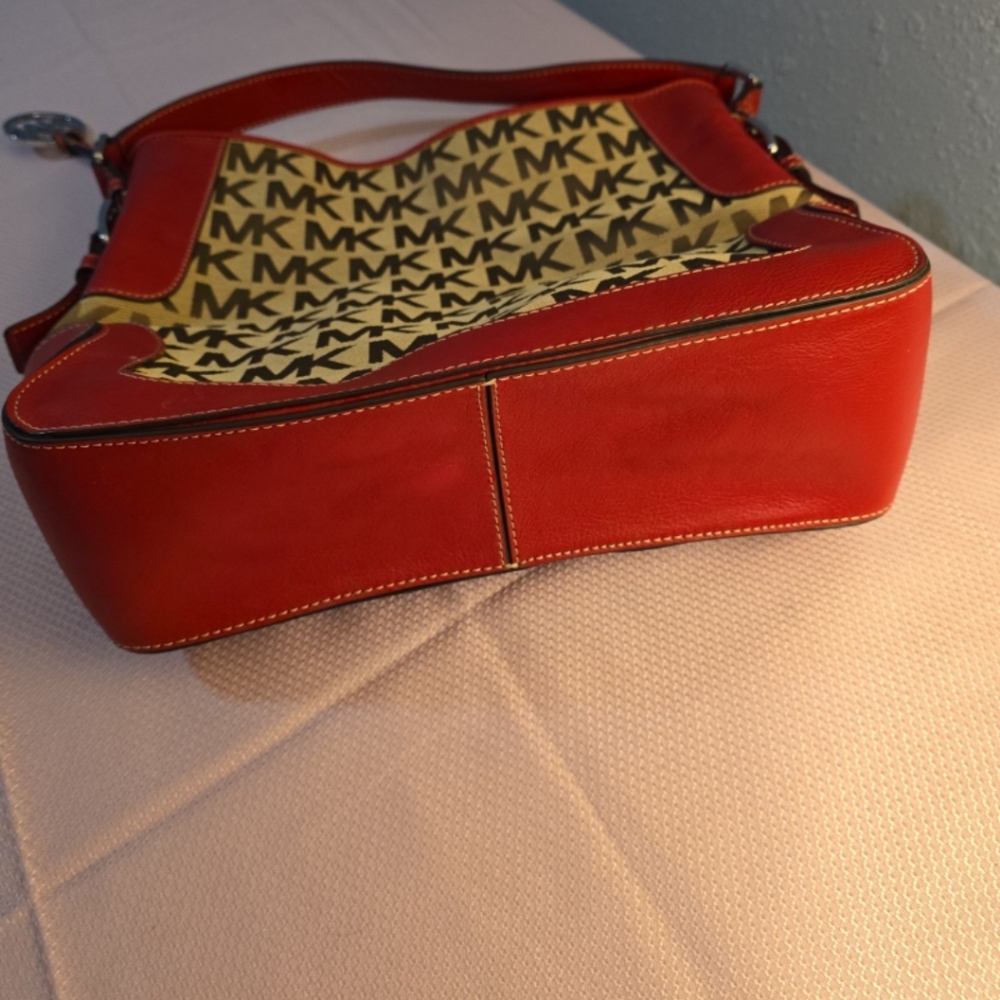 MK Handbag - Picture 6 of 8